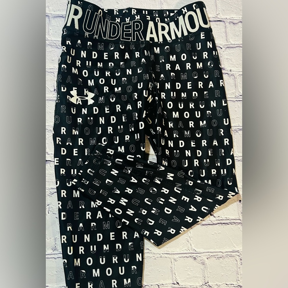 UNDER ARMOUR girls size small heat gear leggings